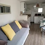 A 2 Pas De La Mer